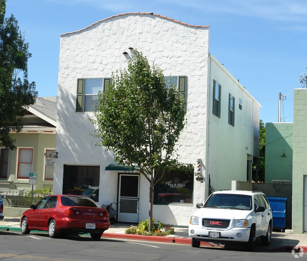 Primary Photo - 617 J St