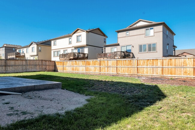 Building Photo - Stunning 4 beds 3 baths in Parker!