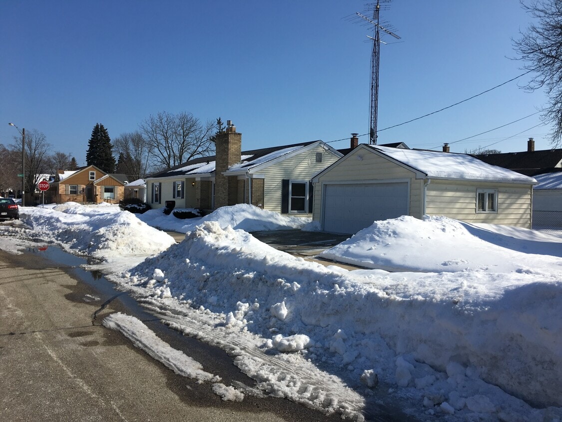 Exterior - 801 Wolff St