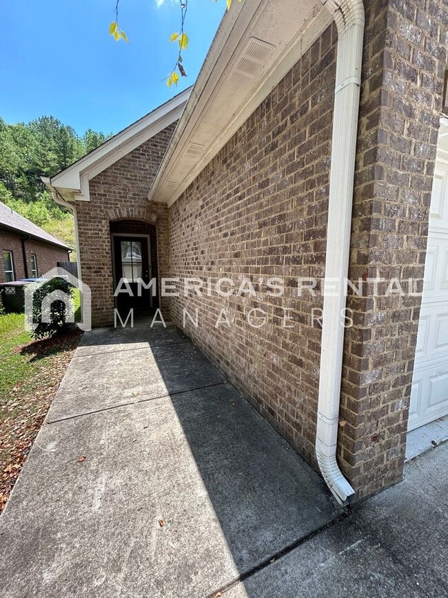 Building Photo - MOVE IN SPECIAL!!! - Terrific Home for Ren...