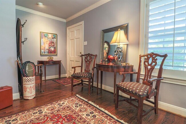 Foto del edificio - 1214 Timbergrove Ln