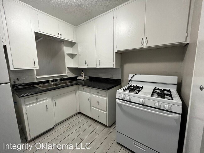 Foto del edificio - 3 br, 2 bath House - 112 W. Myrtle Dr. #1