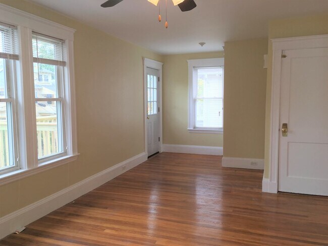 Building Photo - 39 Davis Rd