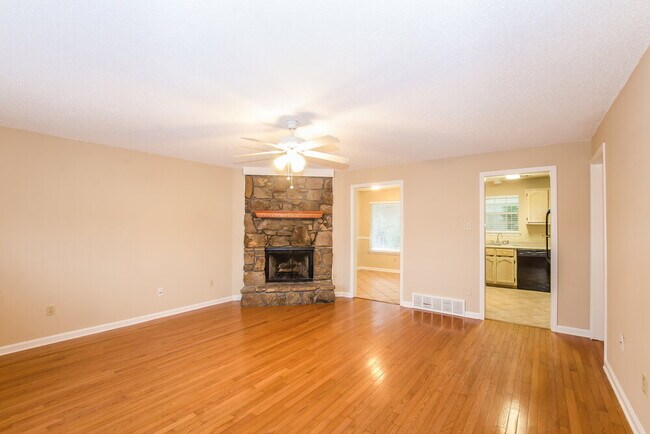 Foto del edificio - 6867 Brady Hill Dr