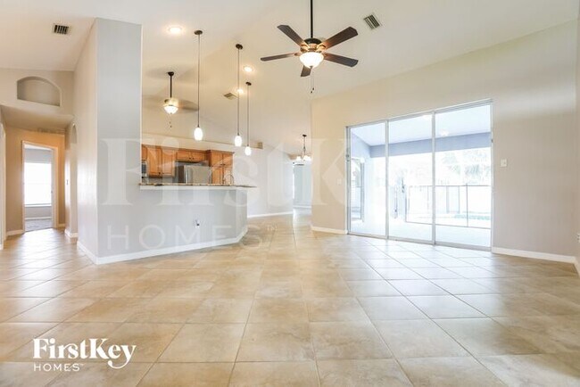 Foto del edificio - 2478 Redstone Ave
