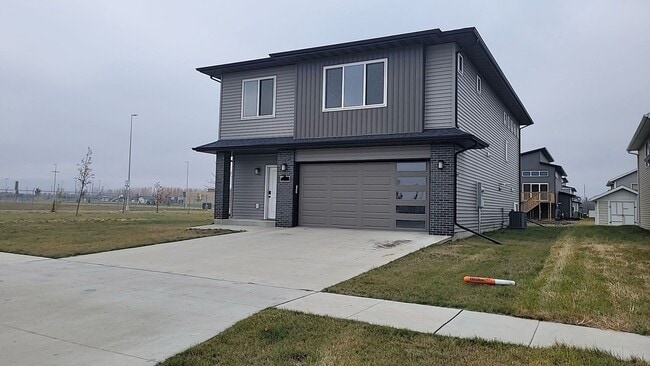 Building Photo - 6040 Kodiak Ln