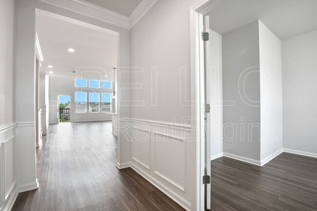 Foto del edificio - 9211 Tamarack Grove Ln