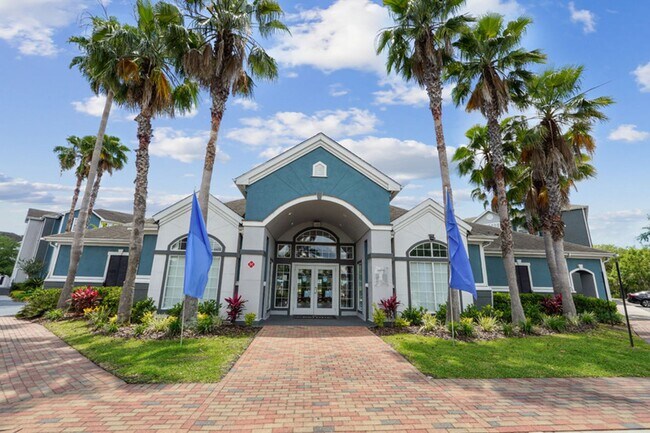 Building Photo - $1,550 3 Bed / 2 Bath Near UF | Immediate Move-In or Pre-Lease Through August