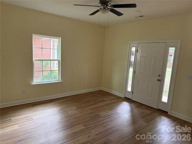 Building Photo - 7045 Somerset Springs Dr