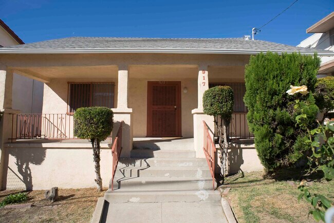 Front of House - 917 Centennial St