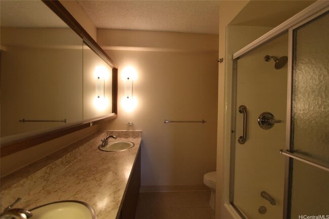 Kapiolani Manor 1 bedroom, 1 bath, 1 parking, 6th Floor - Kapiolani Manor 1 bedroom, 1 bath, 1 parking, 6th Floor Apartment