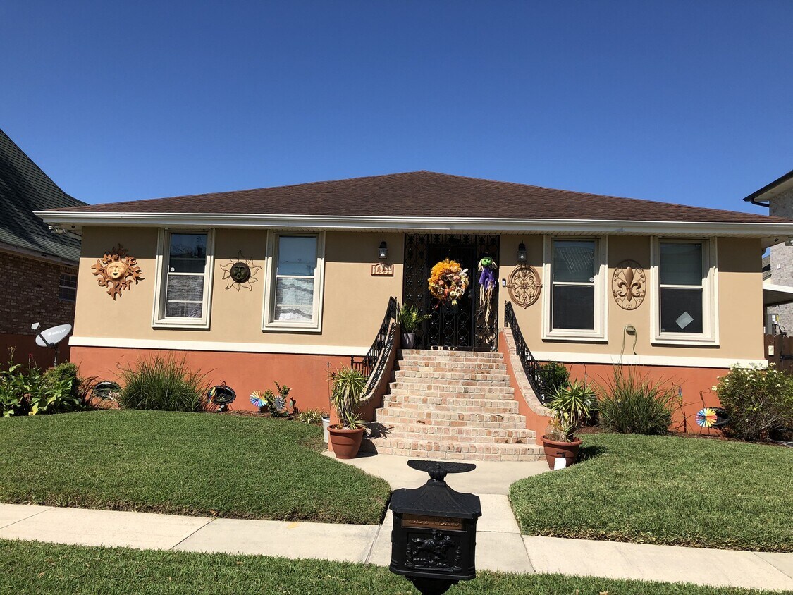 Front of house - 1441 Cabrini Ct