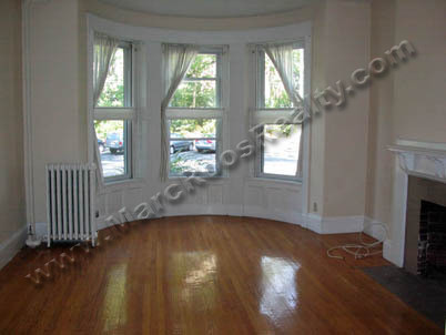 Building Photo - 1489 Beacon St