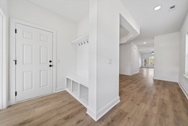 Foto del edificio - 1088 Linn Cv Ct