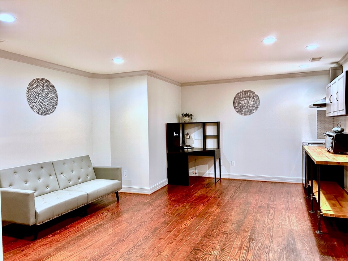Foto principal - 10217 Cedar Pond Dr