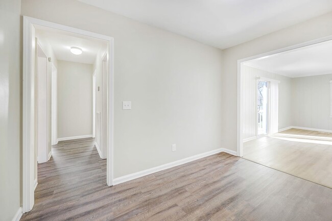 Foto del edificio - 719 N Walnut St