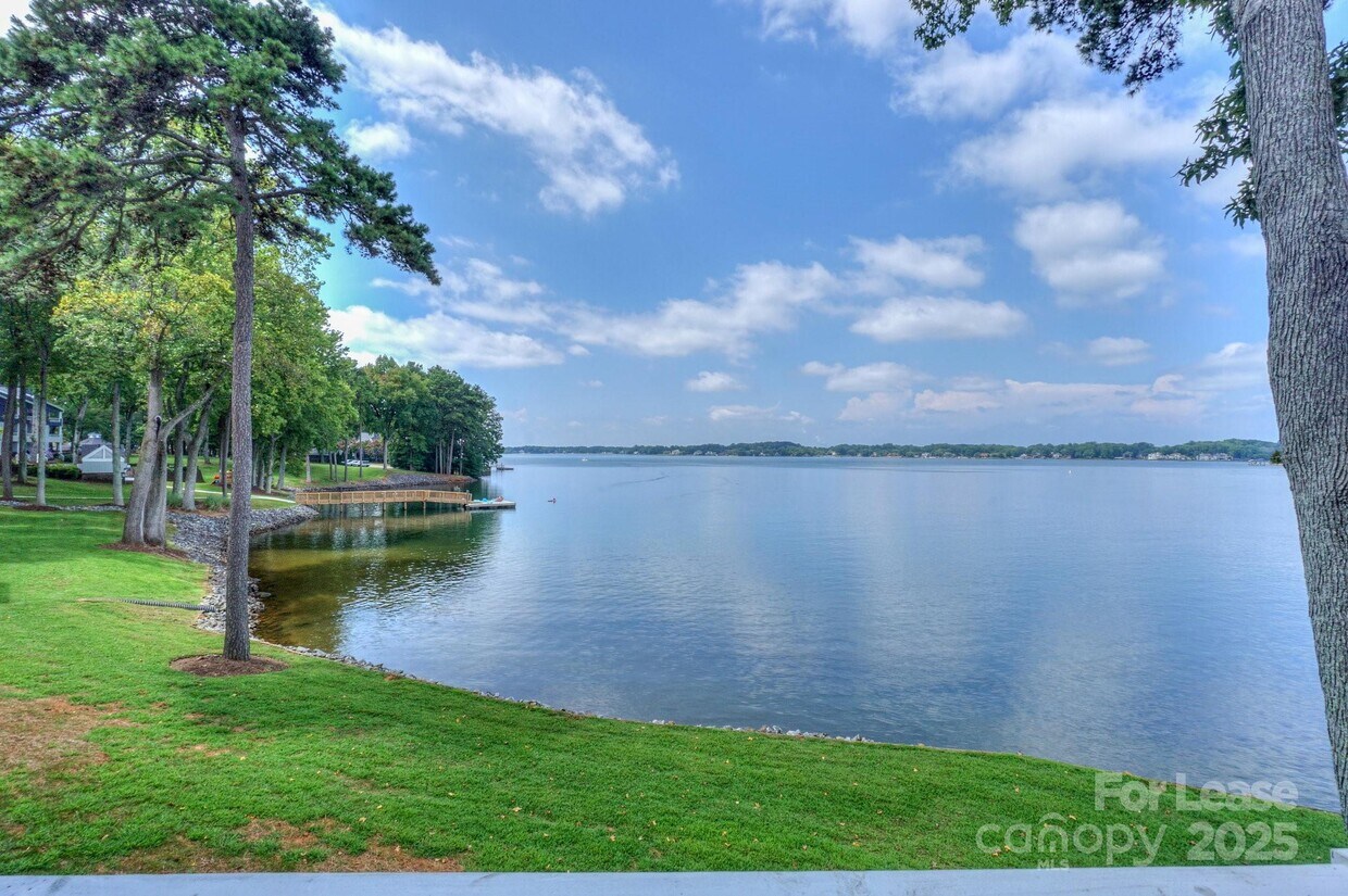 Primary Photo - 368 Northwest Dr