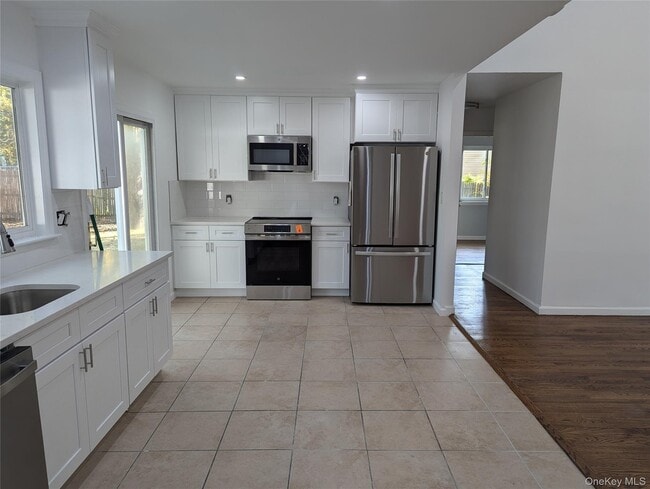 Building Photo - 144 Sequoia Dr