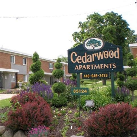 Foto del edificio - Cedarwood Estates Apartments