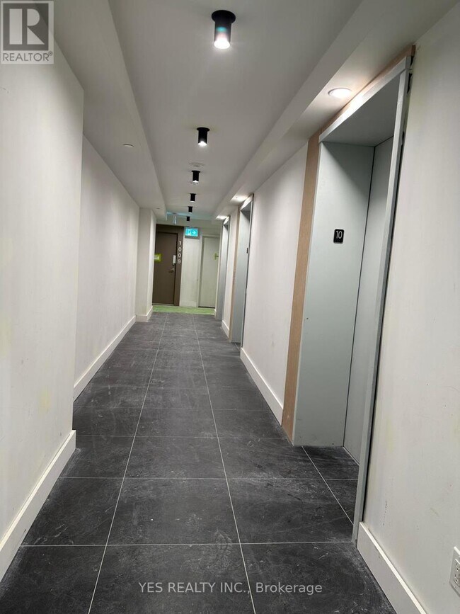 Photo du bâtiment - 1010 Sandy Beach Rd