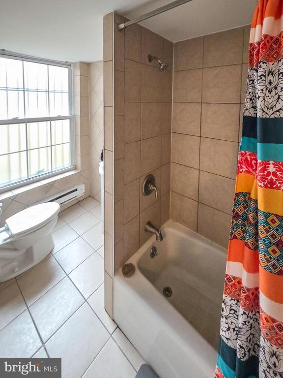 Building Photo - 2125 Spring Garden St