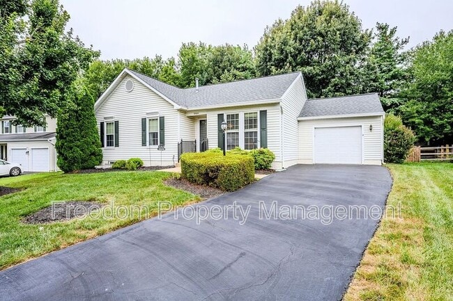 Building Photo - 9564 Basilwood Dr