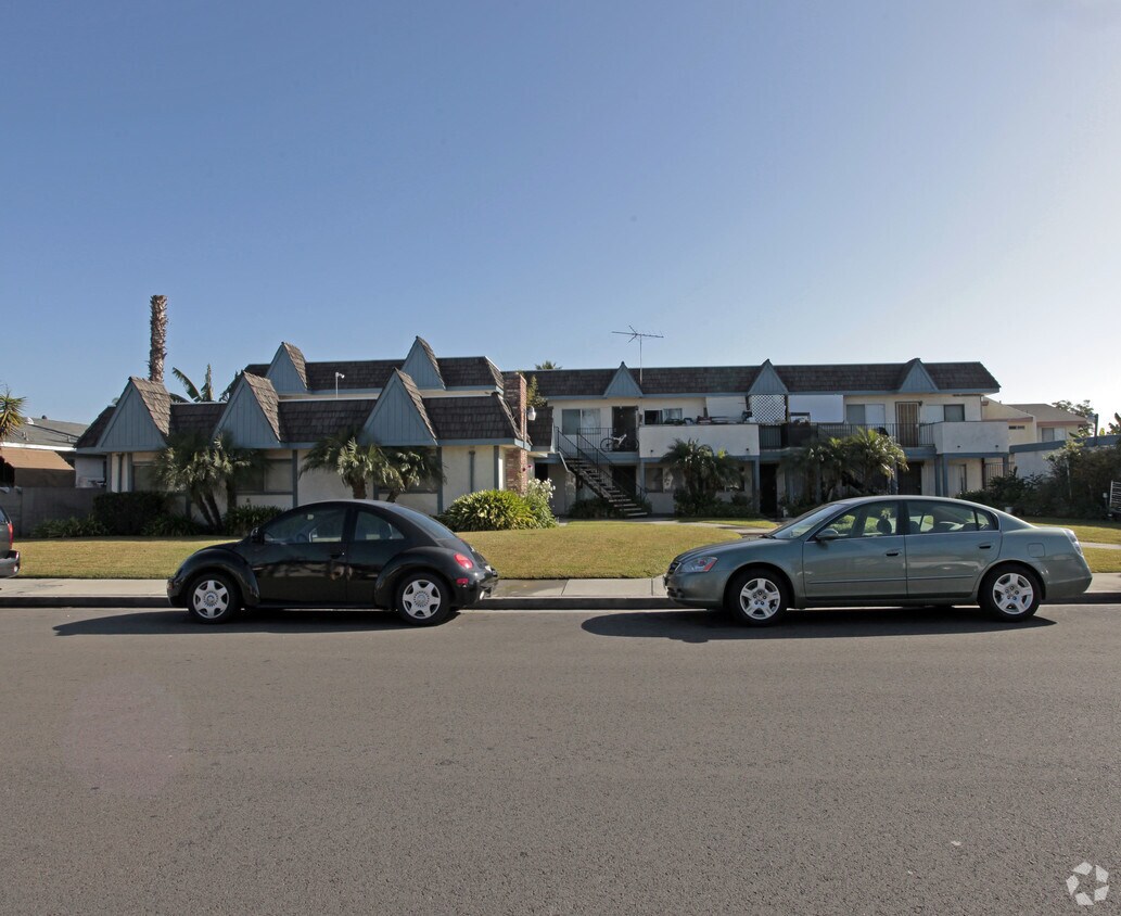 Foto del edificio - 13800 Cedar St