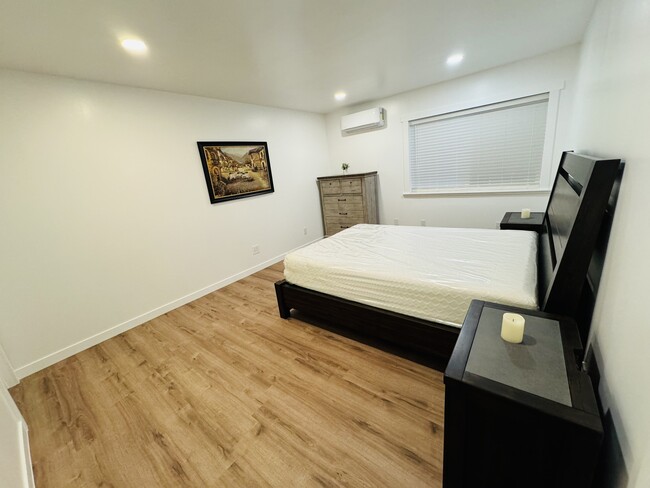 BEDRTOOM - 10244 Hedrick Ave