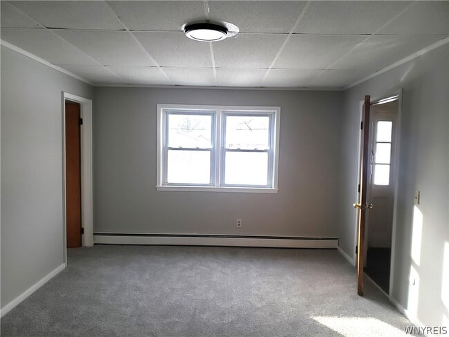 Building Photo - 10 Washington St