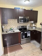 Building Photo - 43 Leavitt St