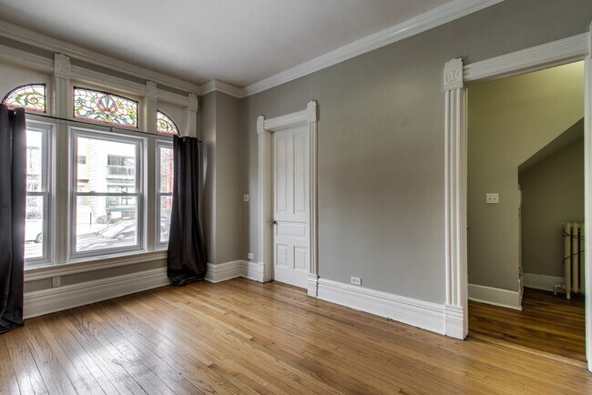 Building Photo - 2009 W Huron St