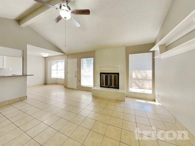 Foto del edificio - 2014 Briar Ridge Dr