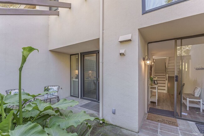 Building Photo - 2 br, 2 bath House - 3871 Carmel Woodlands