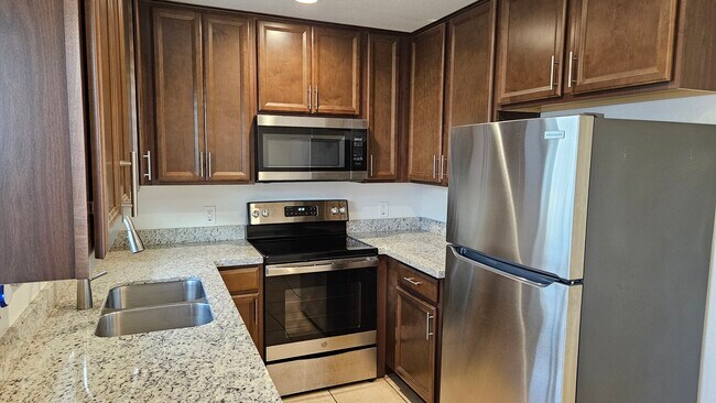 Kitchen2 - 862 E 4th Pl