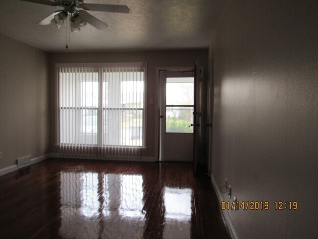 Foto del edificio - 1424 NW Logan Ave