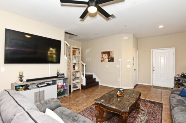 Building Photo - 2479 Passamonte Dr