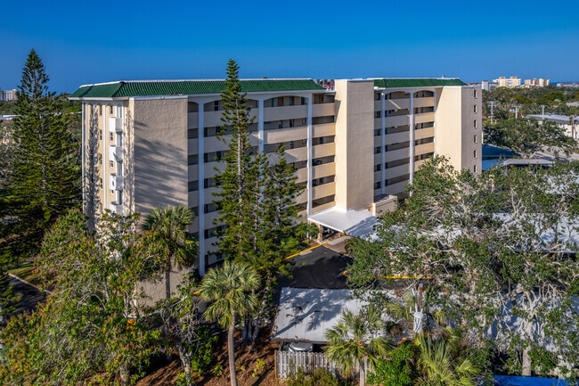 Building Photo - Venice Avenue Condominium
