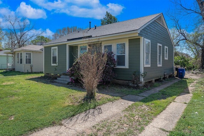 Foto del edificio - 219 E Slattery Blvd