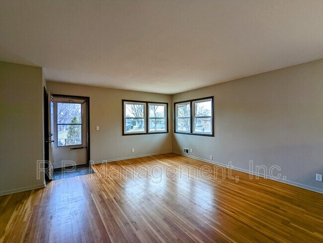 Foto del edificio - 5117 Washington St NE