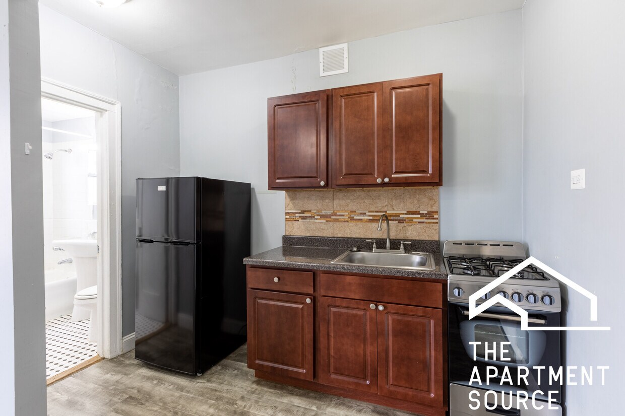 Foto principal - 6930 N Greenview Ave