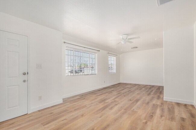 Foto del edificio - 5446 S 17th Pl
