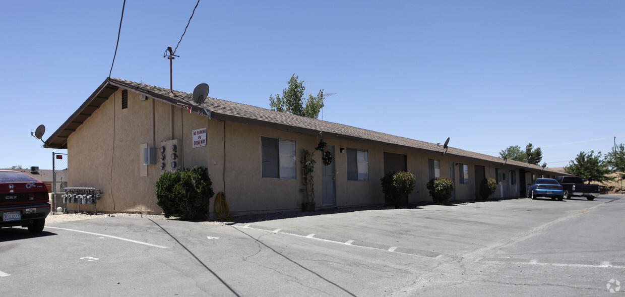 Primary Photo - Hesperia Manor Apartments