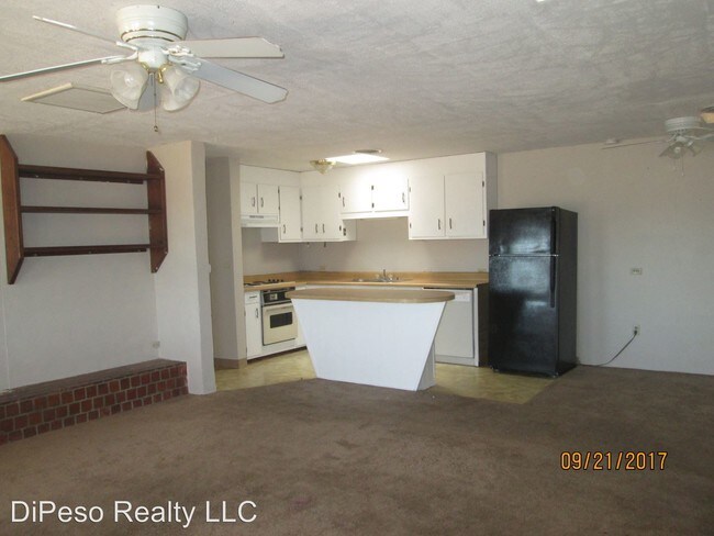 Building Photo - 2 br, 1.5 bath House - 621 E Pearl St