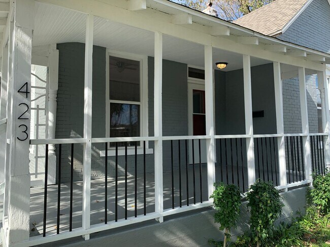 Building Photo - 2 Bed/1 Bath home near Downtown Springfield