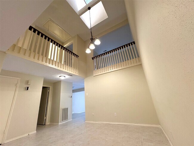 Foto del edificio - 11526 Village Pl Dr
