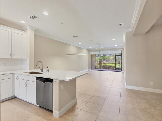 Building Photo - Unfurnished Annual Rental