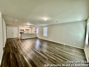 Building Photo - 9007 Oak Meadows Run