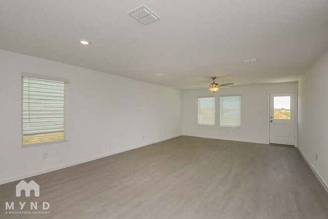 Building Photo - 2744 Mistwood Dr
