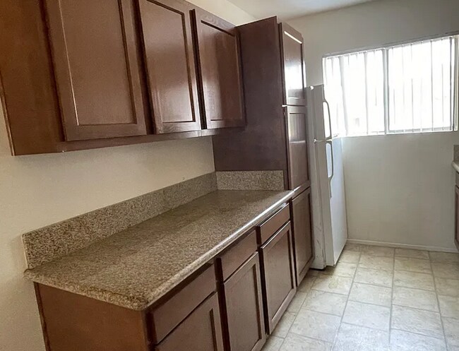 Foto del edificio - 12620 Julian Ave #C