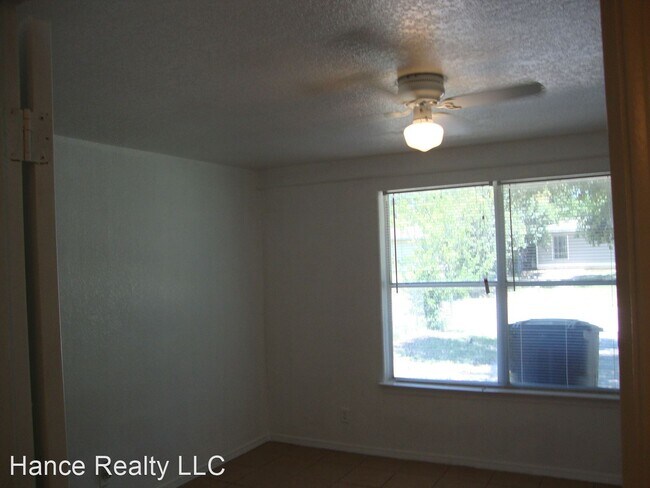 Building Photo - 3 br, 2 bath House - 256-Longview Dr